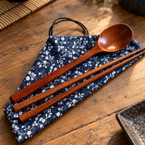 Baguettes japonaises & cuillère gravées