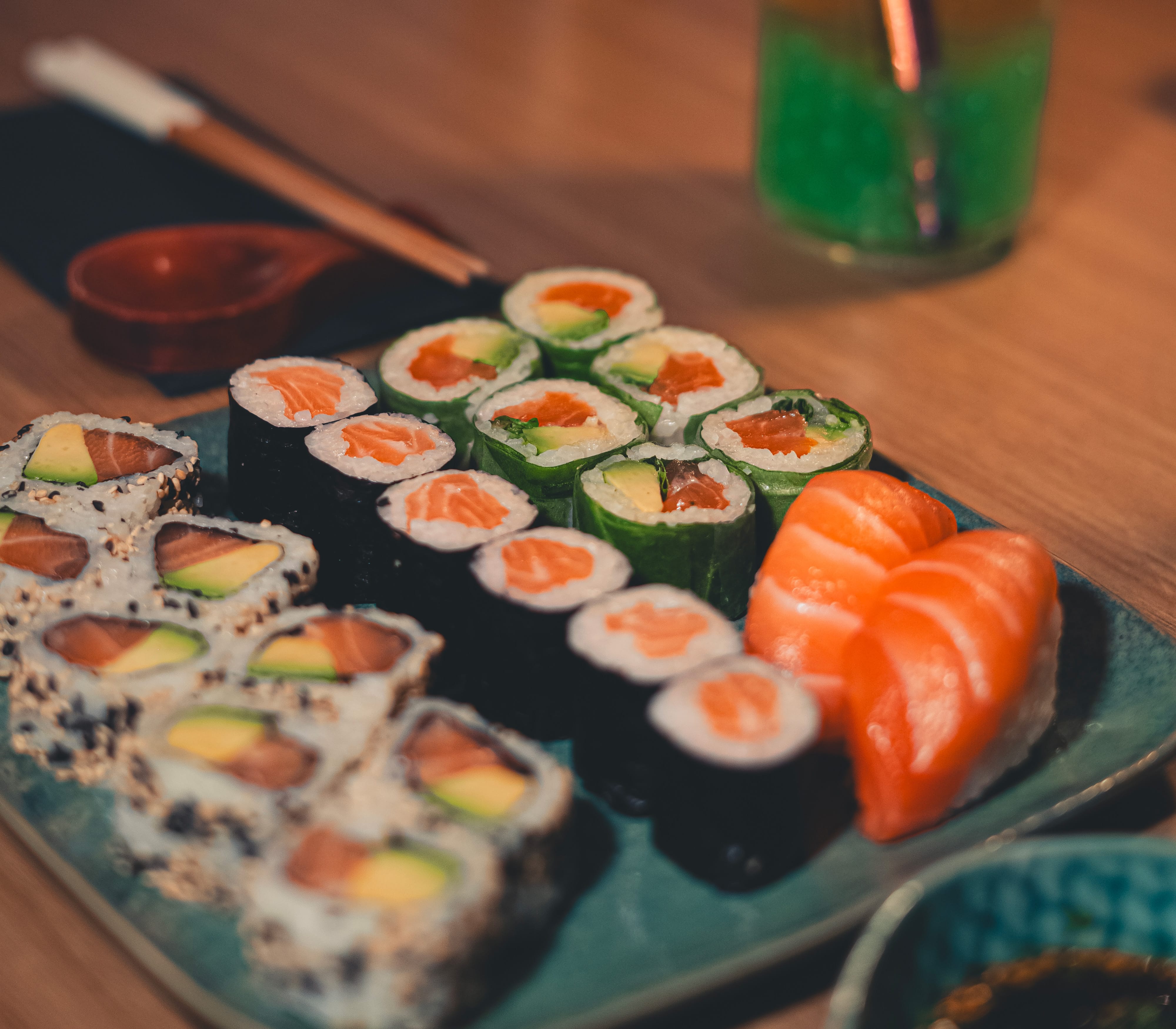Assortiment de sushis pour les formules