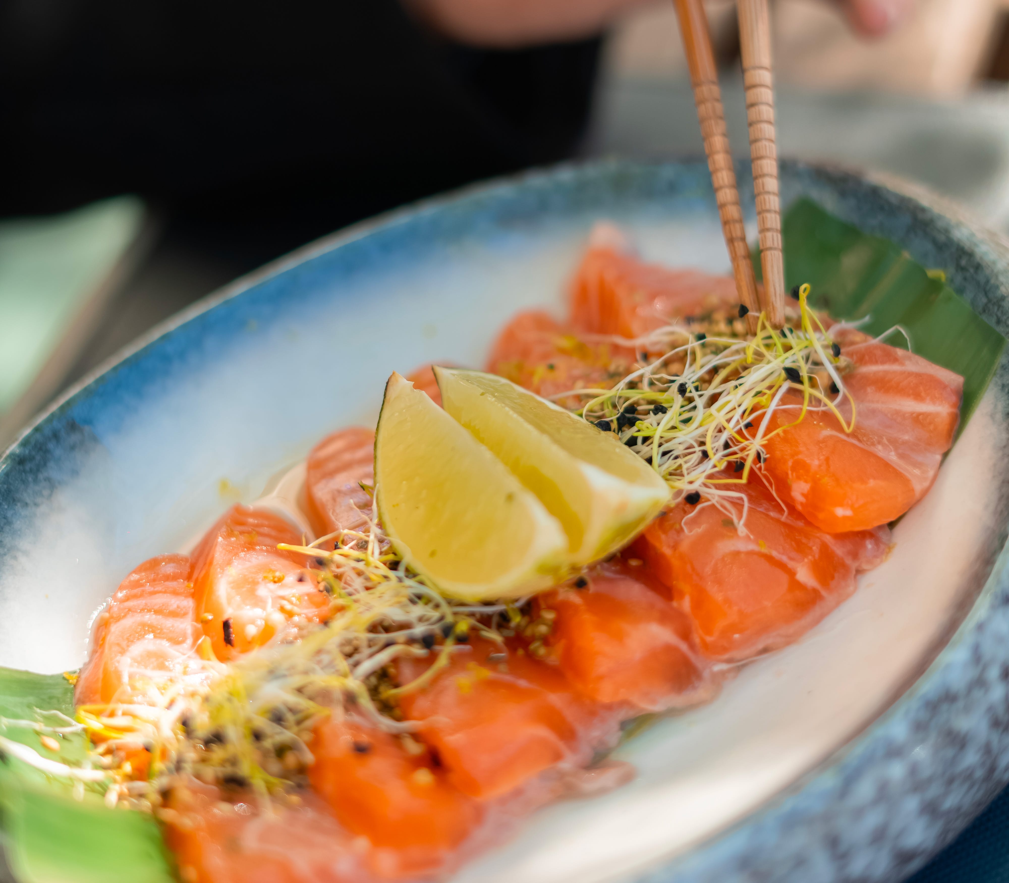Sélection de sashimis au saumon